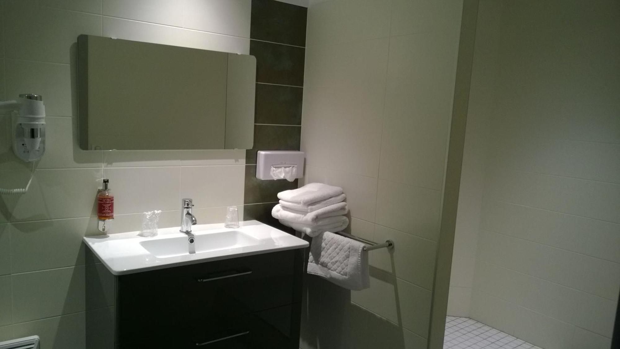 Hotel Cour Du Tonnelier Bouxwiller  Habitación foto